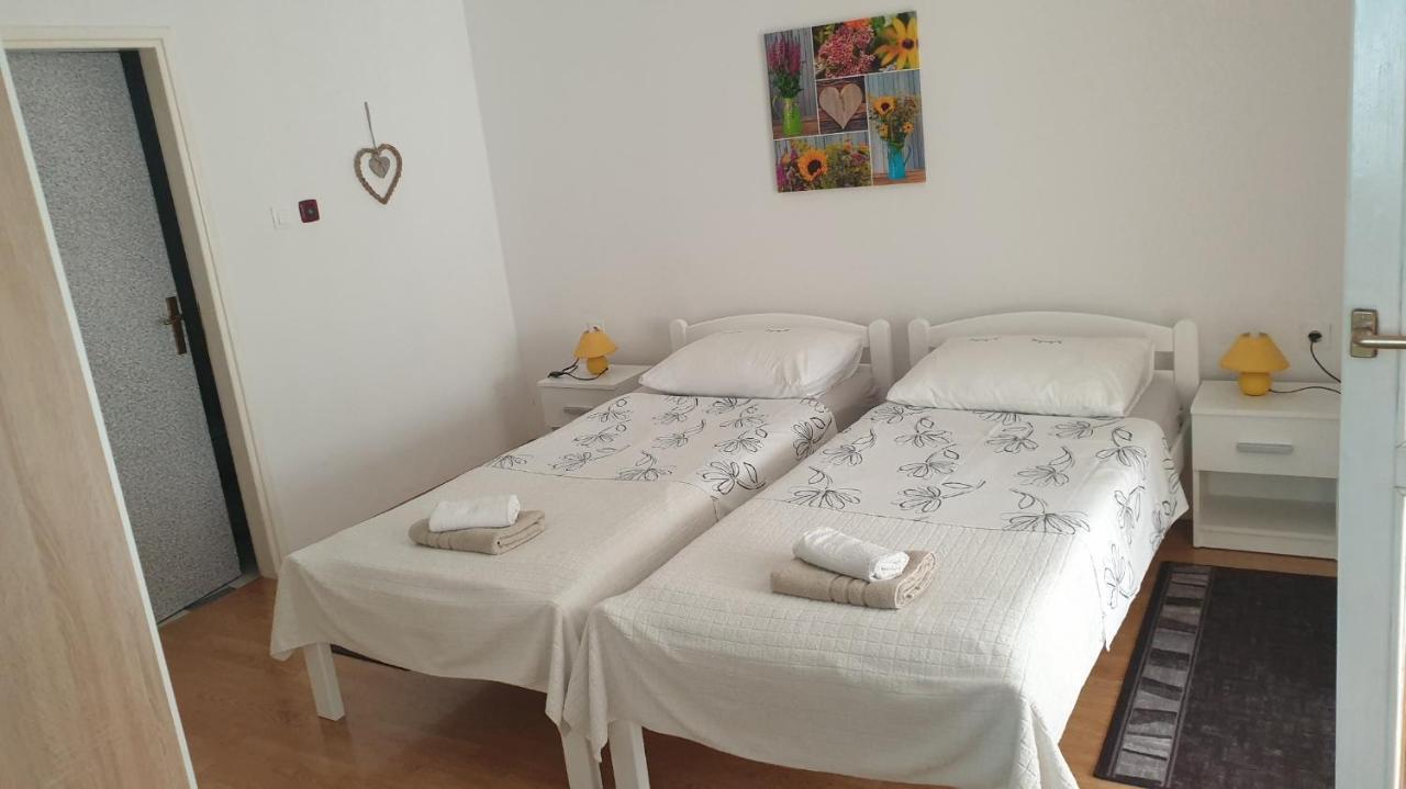 Accomodation Mirjana Rooms Porec Exterior photo